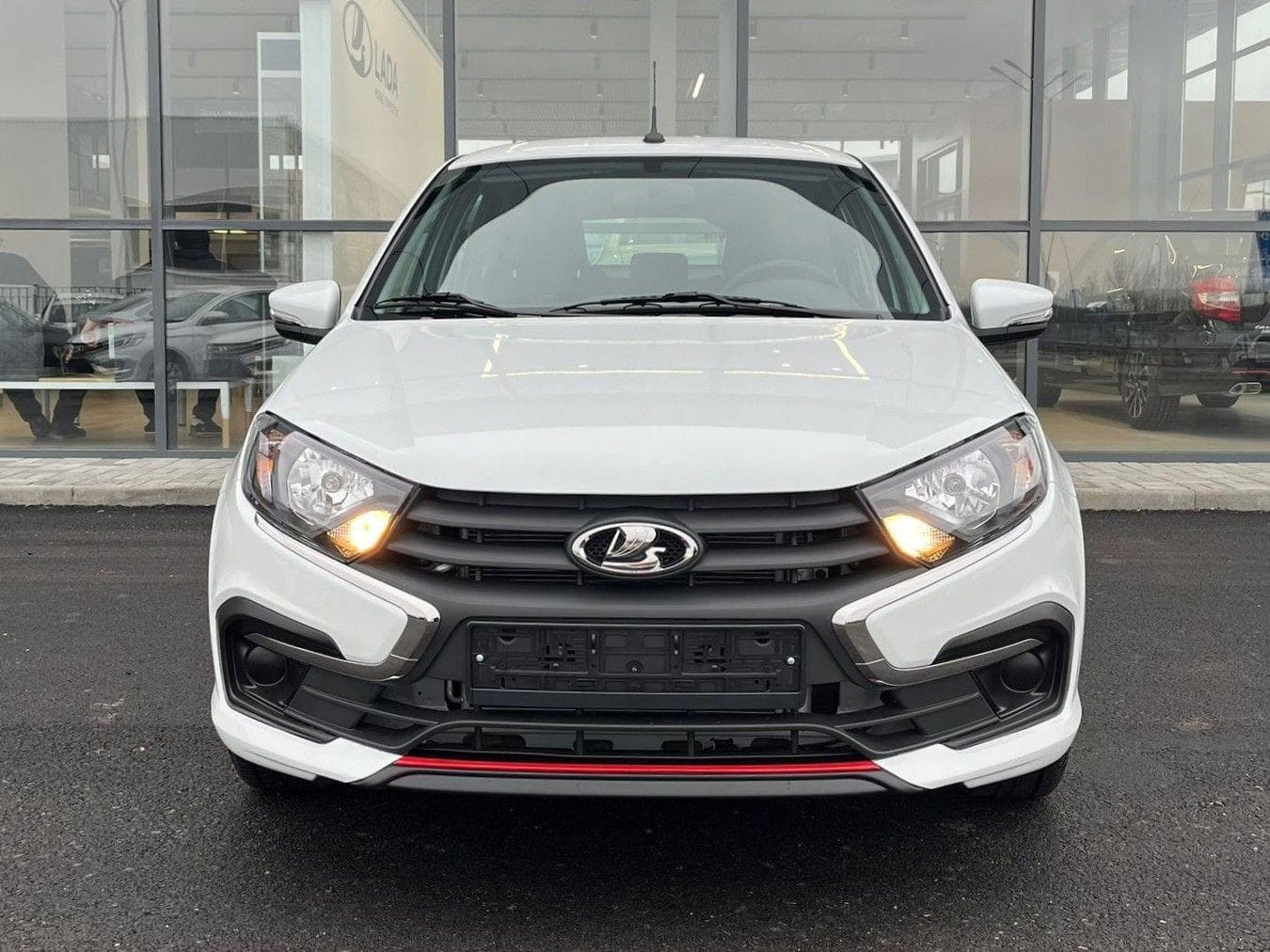 Lada Granta Sportline лифтбек Comfort 1.6 106hp 5MT в лизинг - 5