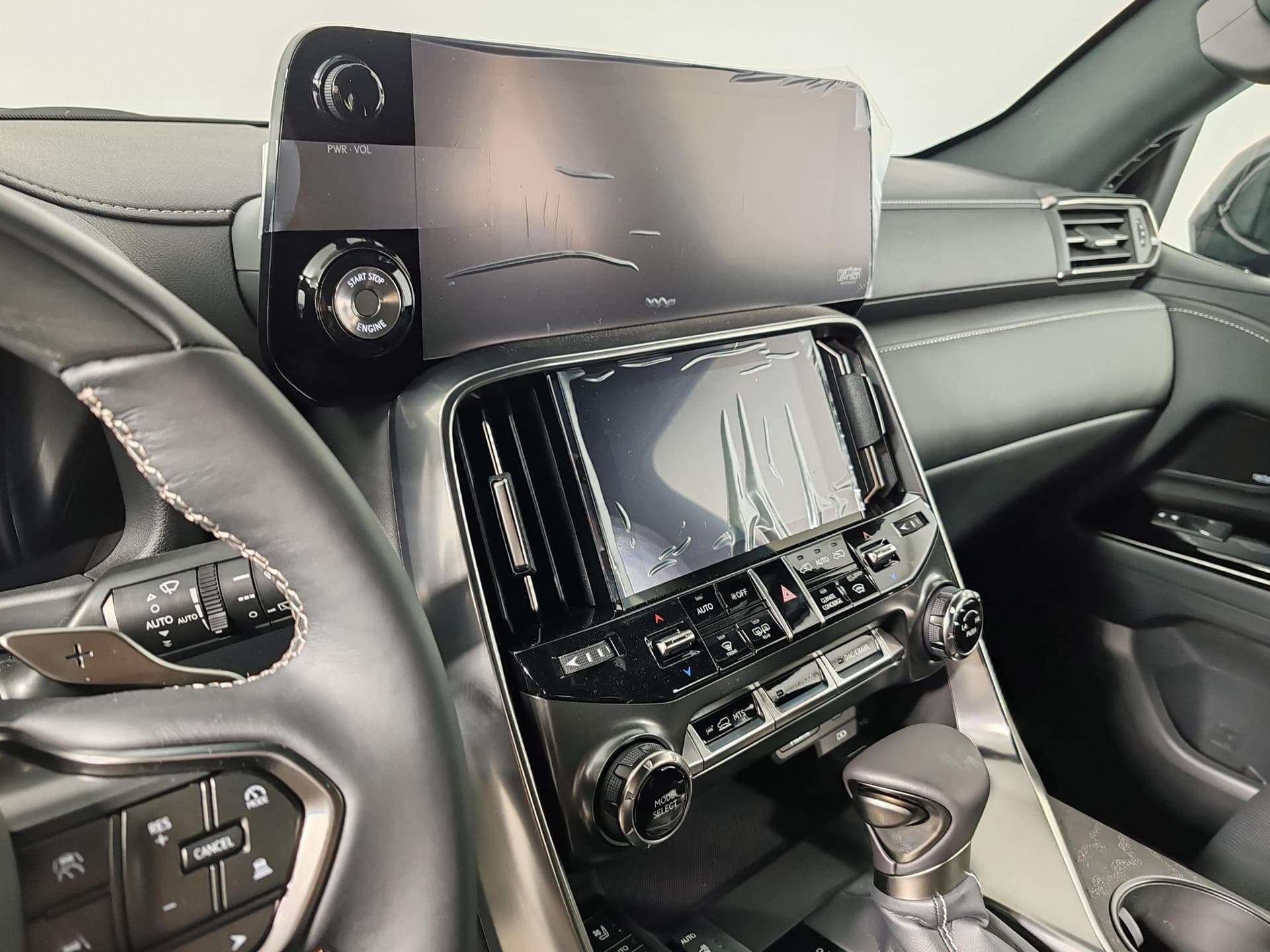 Lexus LX 500d Urban DSL в лизинг - 14