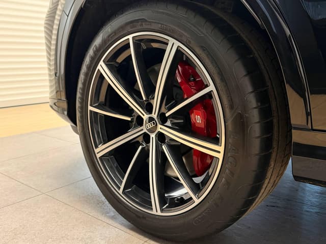 Audi SQ7 TFSI quattro tiptronic в лизинг - 11