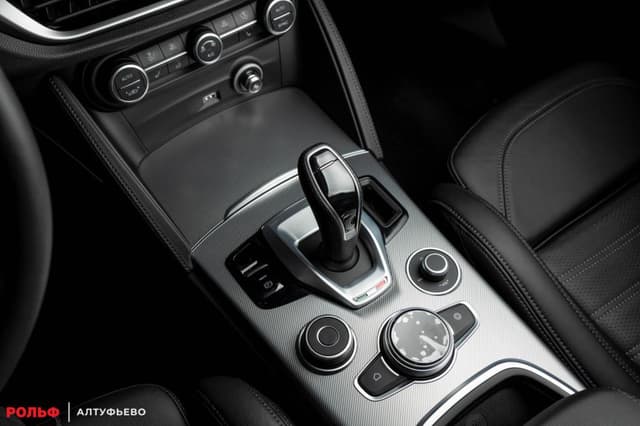 Alfa Romeo Stelvio Велоче 2.0Т 280 л.с. полный привод АТ (Veloce) в лизинг - 17