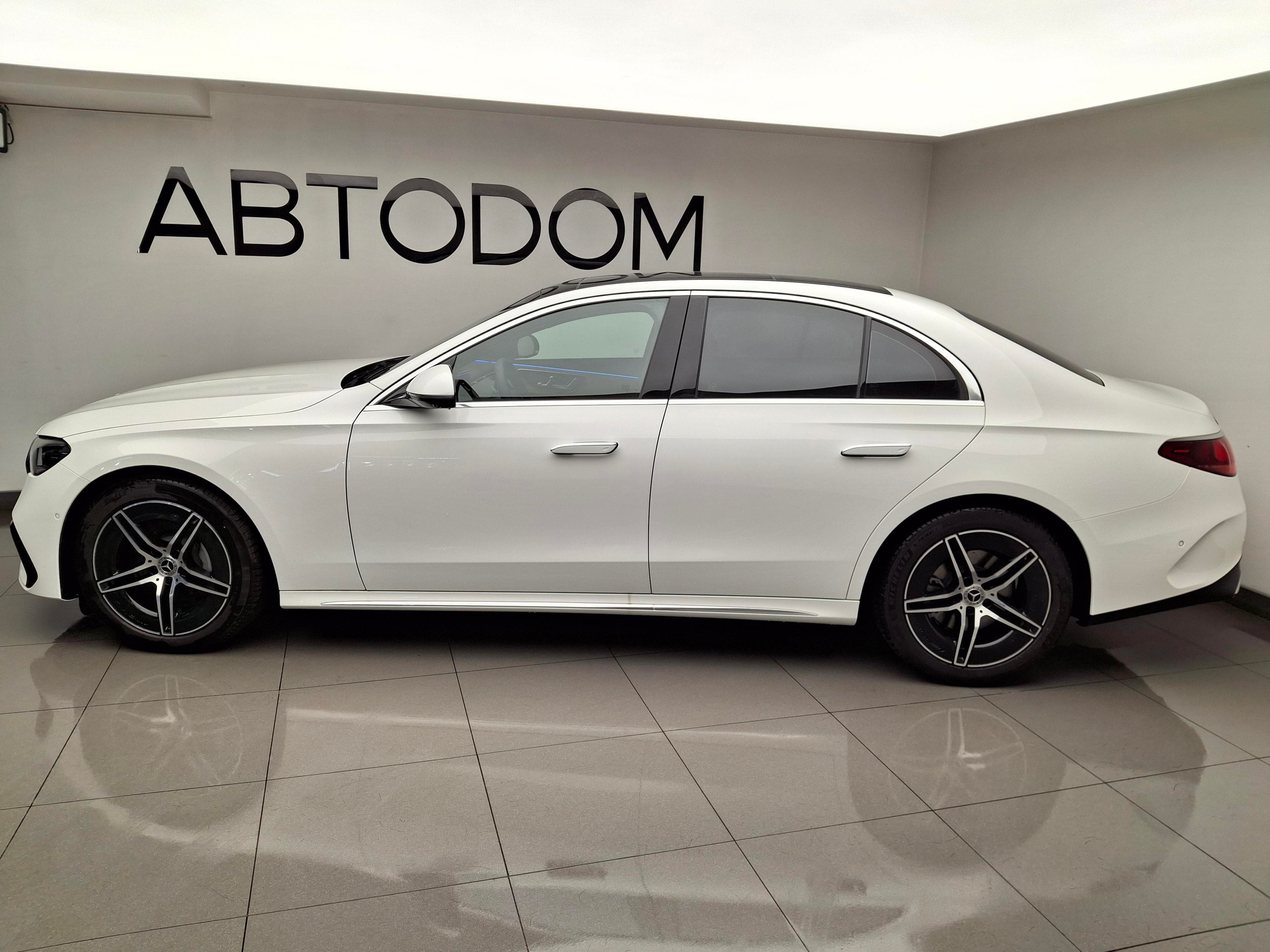 Mercedes-Benz E седан - 3