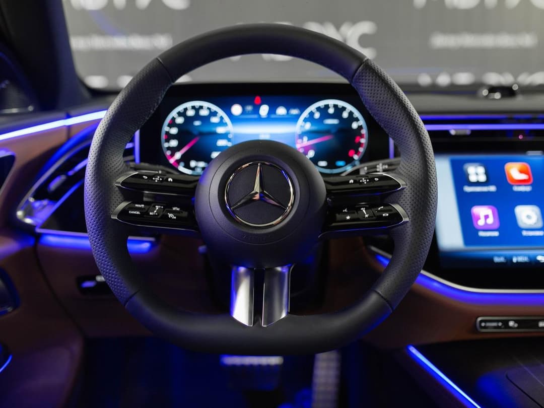 Mercedes-Benz E седан 300 полный привод АМГ Лайн (AMG Line) в лизинг - 16