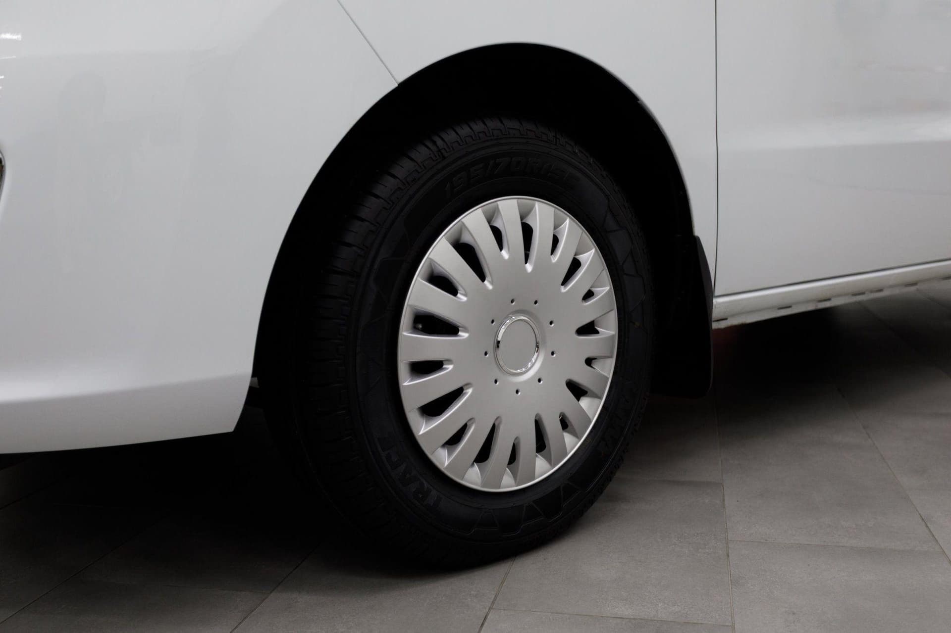 Sollers SF1 BUS 2.5T 1.5G 136PS MT5 RWD SRW в лизинг - 18