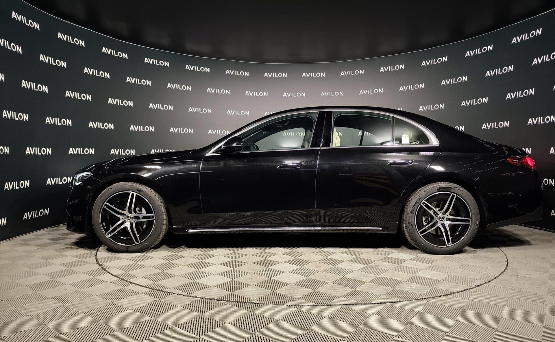 Mercedes-Benz E седан 300 полный привод АМГ Лайн (AMG Line) в лизинг - 4