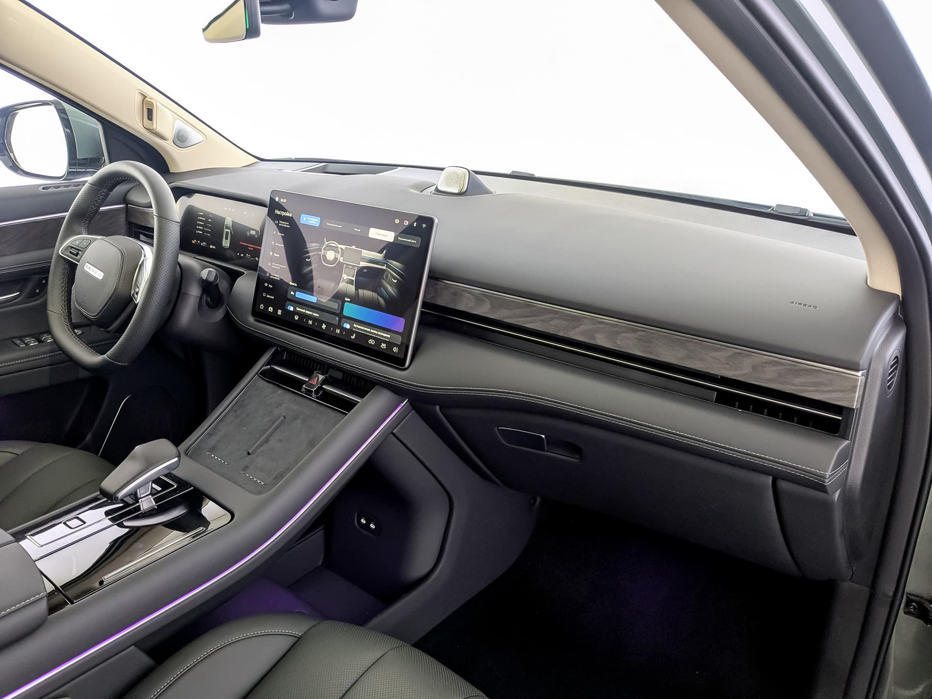 Seres M7 Pro 1.5hyb AT 4WD в лизинг - 10
