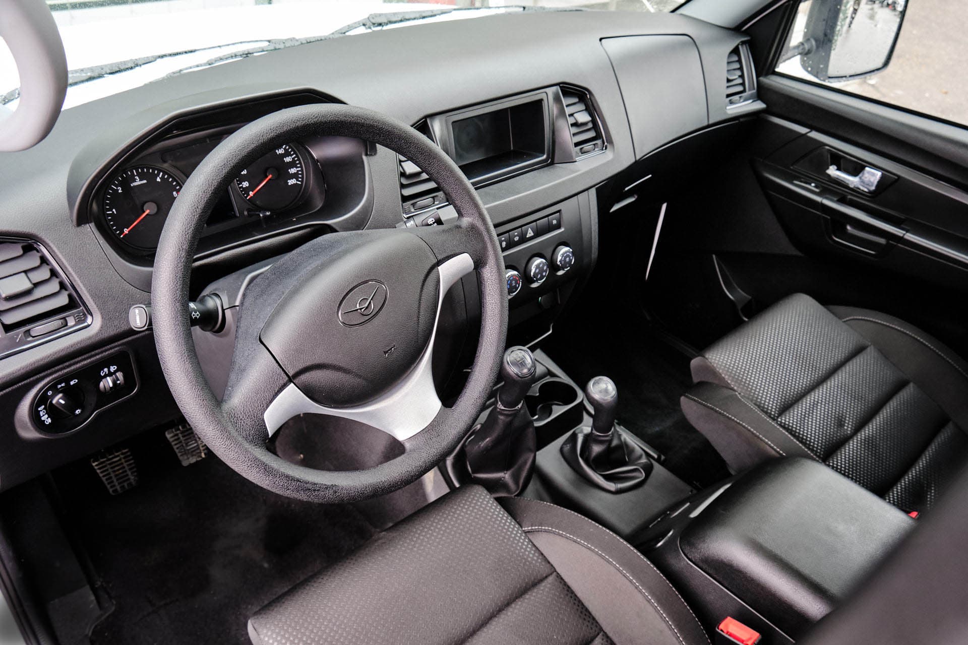 UAZ Profi двухрядная кабина Двойная кабина с бортом Base 4х4 2.7 5MT в лизинг - 12