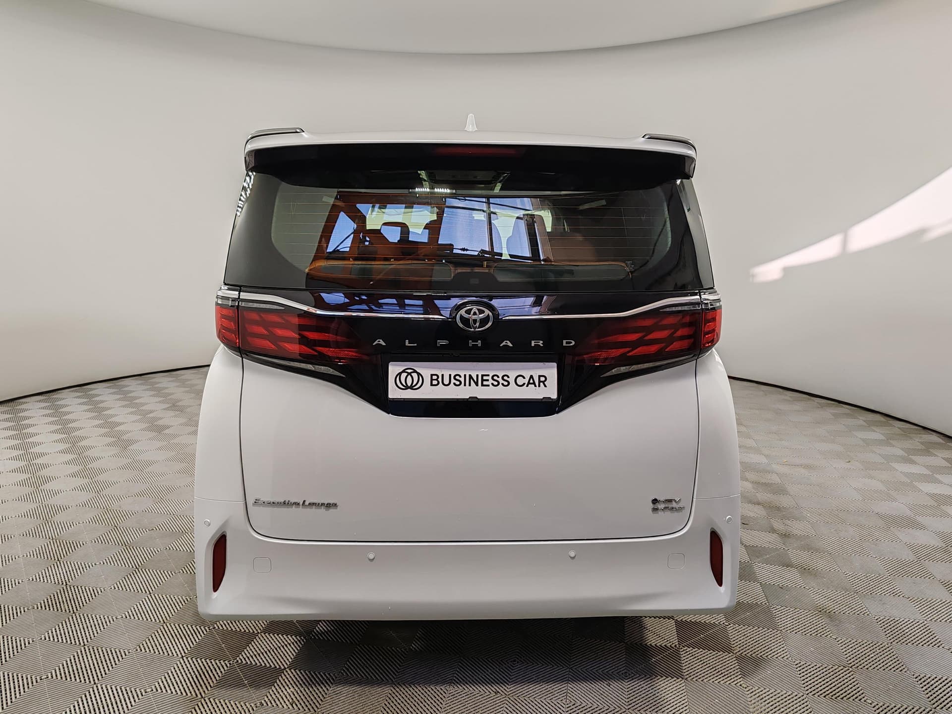 Toyota Alphard 2.5 HEV CVT в лизинг - 7