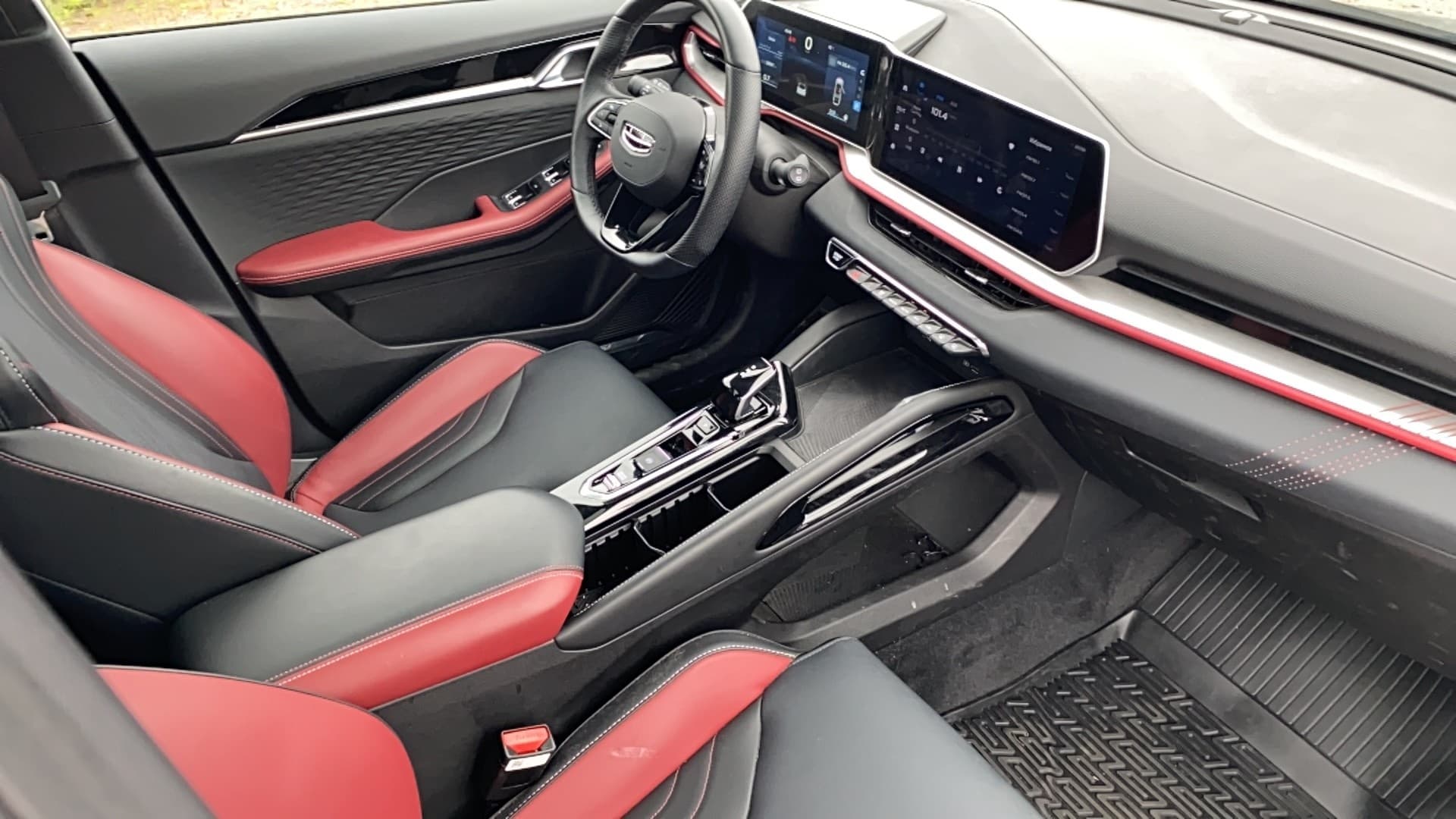 Geely Coolray - 6