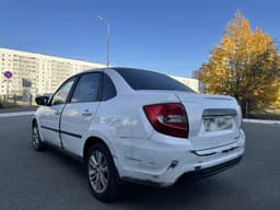 Lada Granta седан - 4