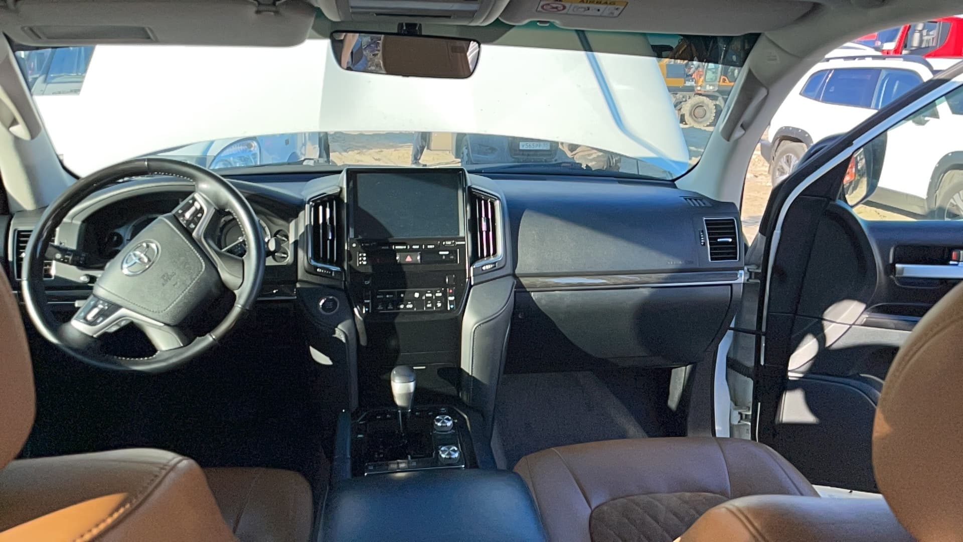 Toyota Land Cruiser 200 - 5