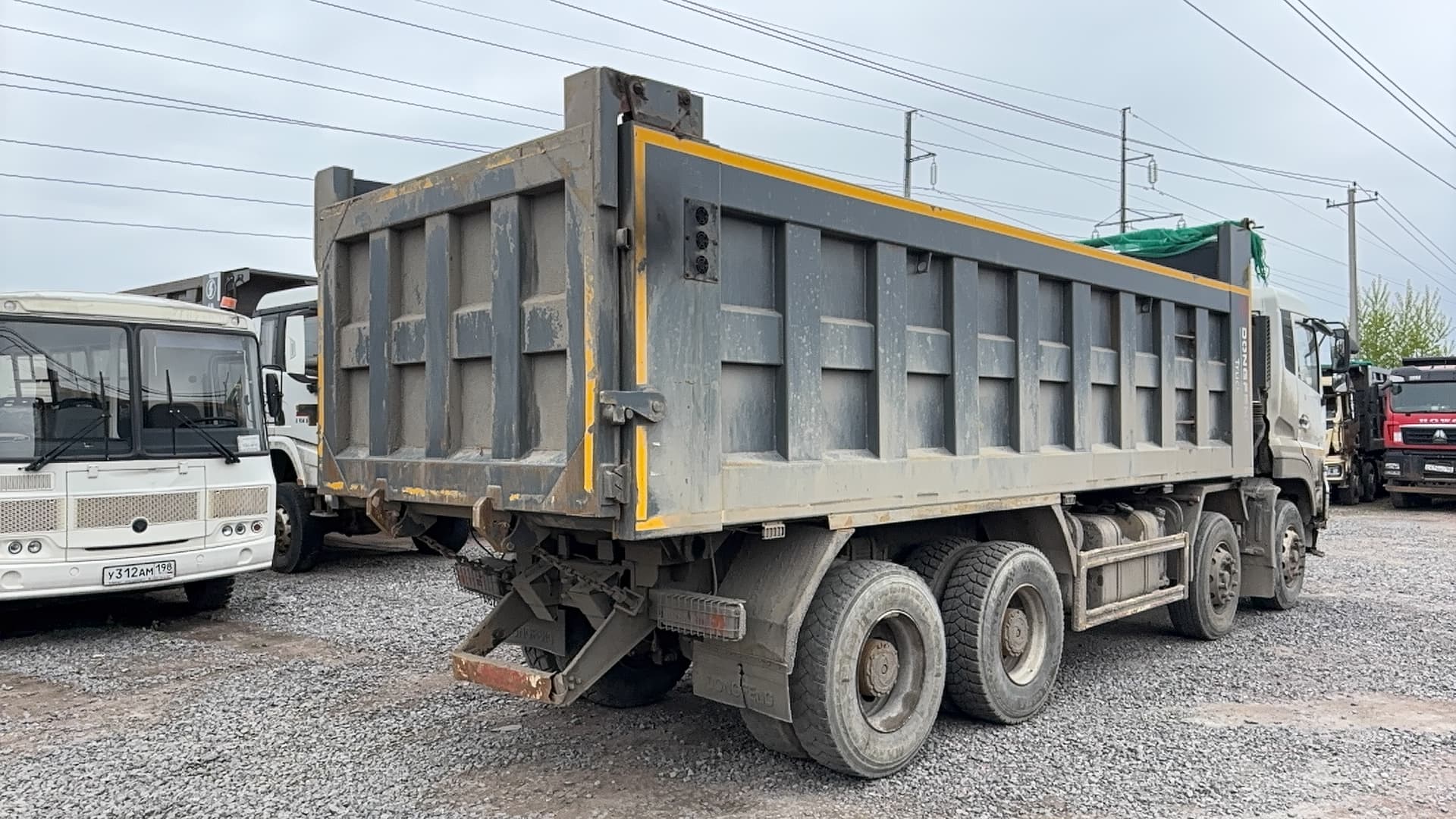 Dongfeng DFH 8x4 Самосвал - 3
