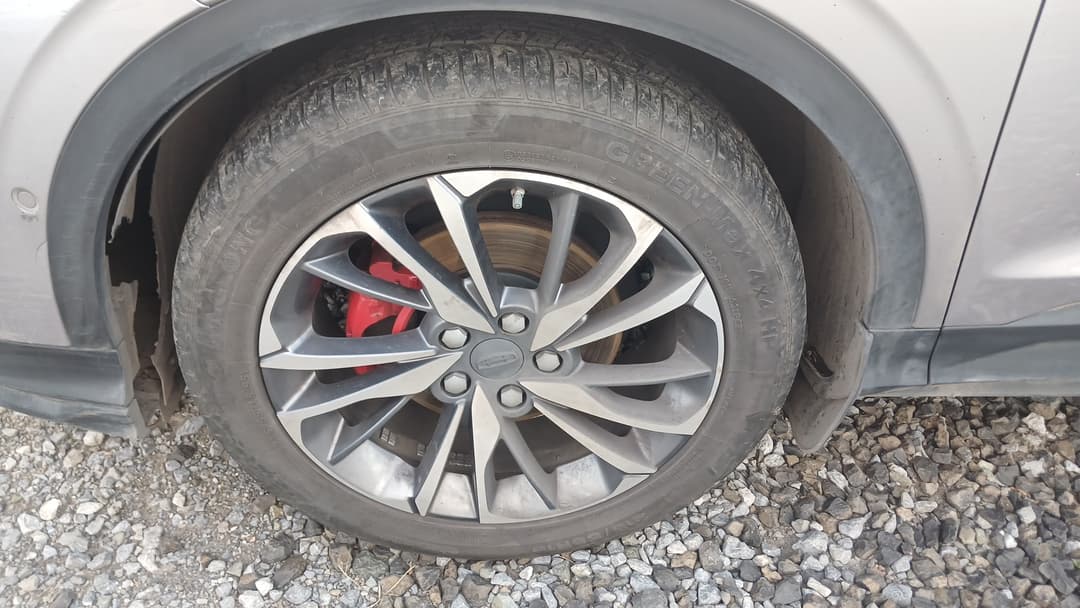Geely Coolray - 10