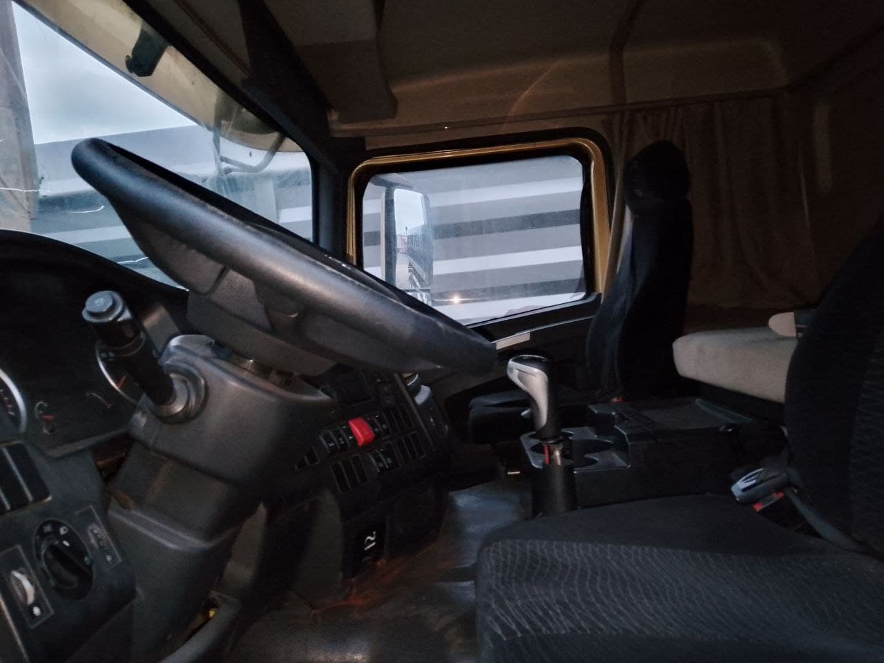 Shacman (Shaanxi) SX* 8x4 Самосвал - 5