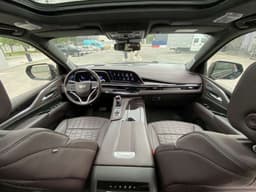 Cadillac Escalade - 5
