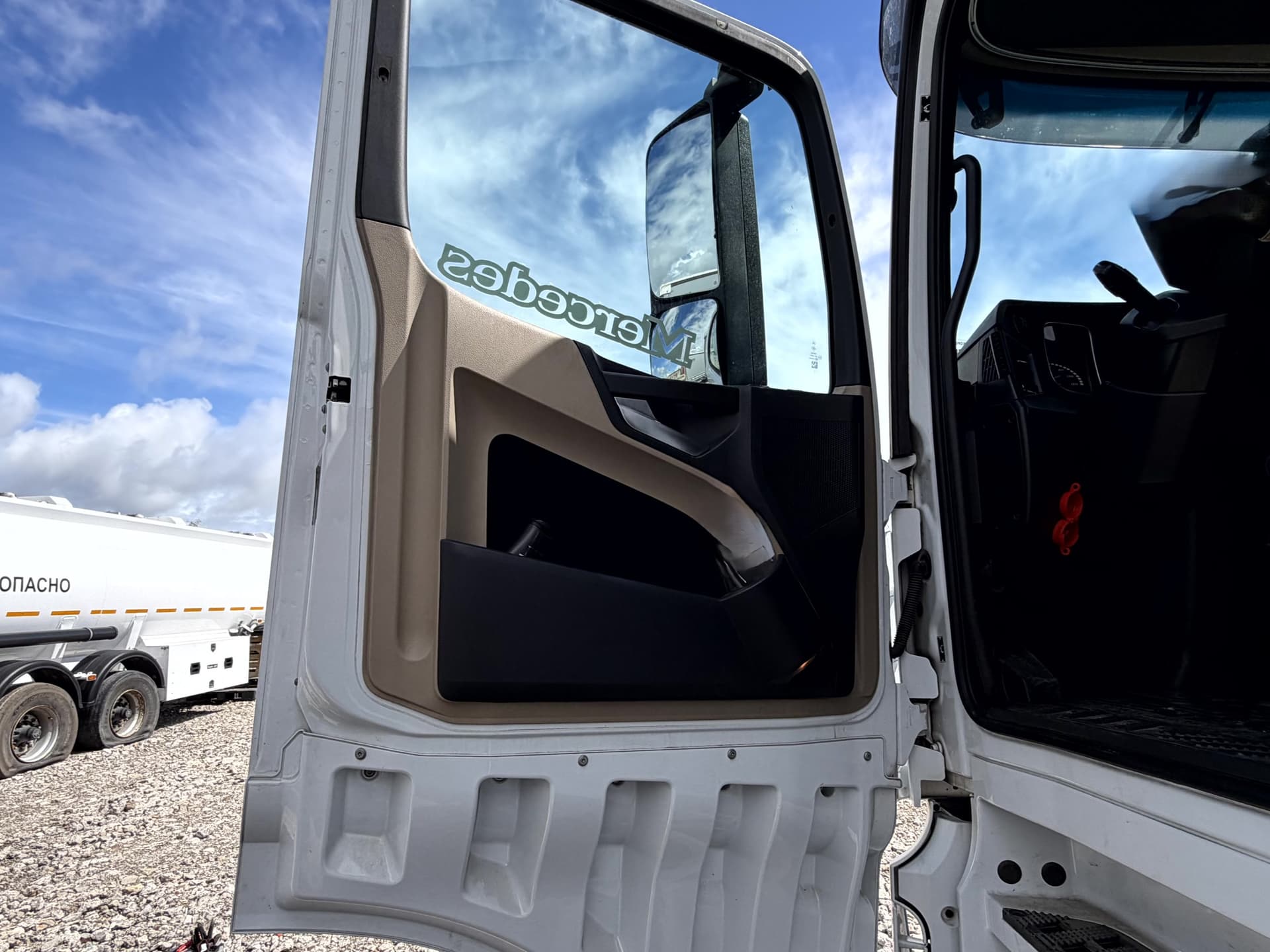 Mercedes-Benz Actros 4x2 Седельный тягач - 7