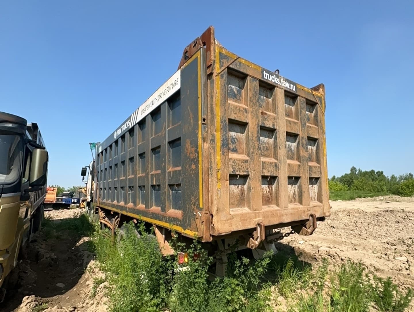 FAW CA 3310 8x4 Самосвал - 4