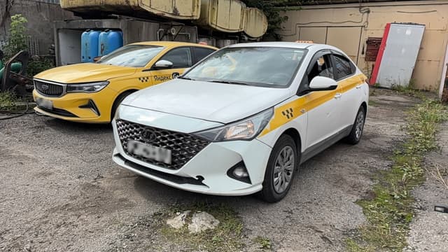 Hyundai Solaris - 1