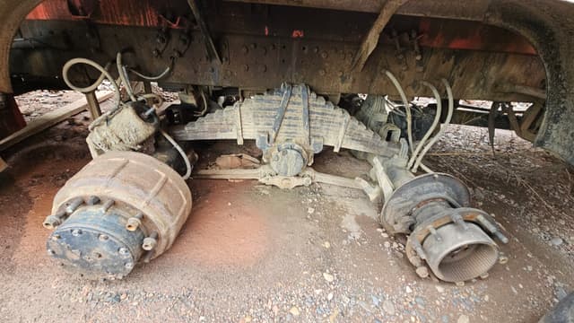 Уралспецтранс 5453* на шасси КамАЗ 6522 6x6 Автоцистерна нефтепромысловая - 7