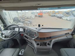 Dongfeng DFH 4x2 Седельный тягач - 5