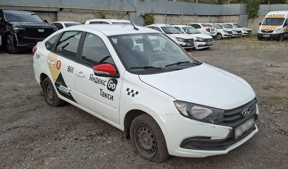 Lada Granta лифтбек - 2