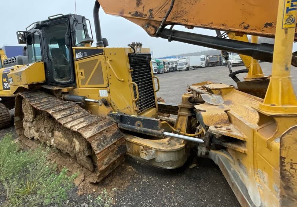 Caterpillar D5 Бульдозер - 2