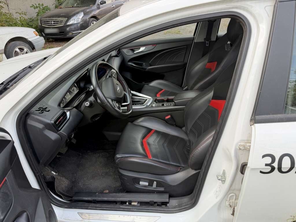 Kaiyi E5 - 6