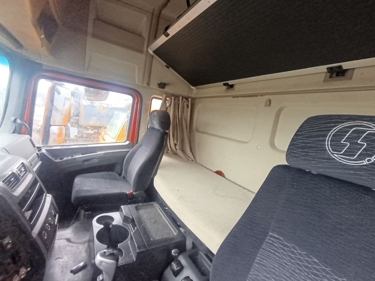 Shacman (Shaanxi) SX* 6x4 Седельный тягач - 8