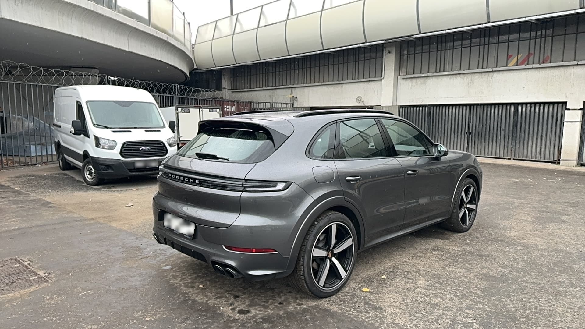 Porsche Cayenne - 3