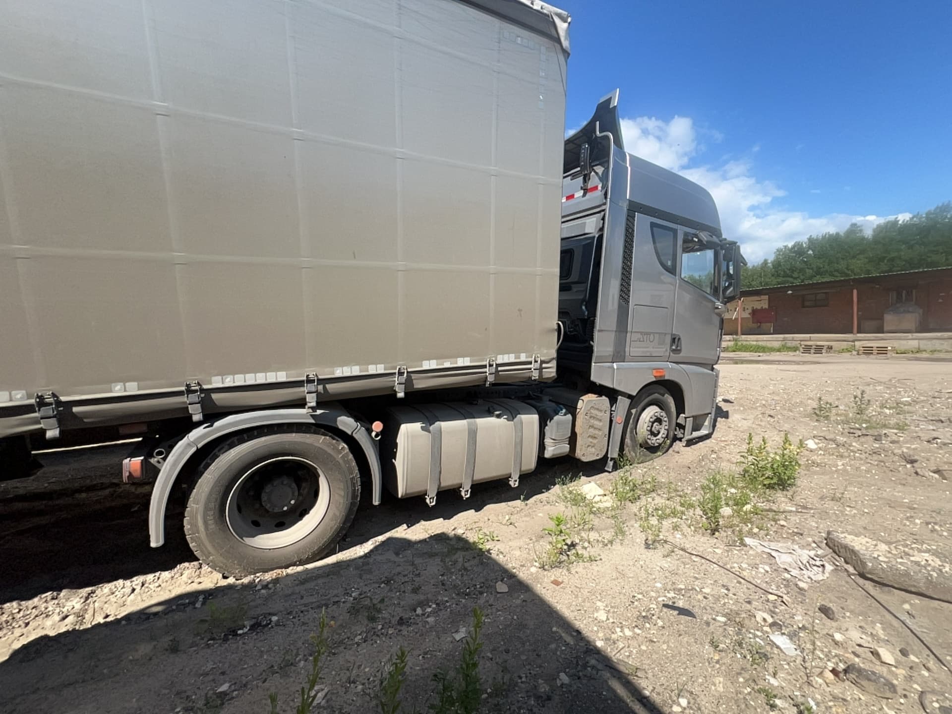FAW JH6 4x2 Седельный тягач - 3