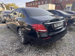 Mercedes-Benz E седан - 4