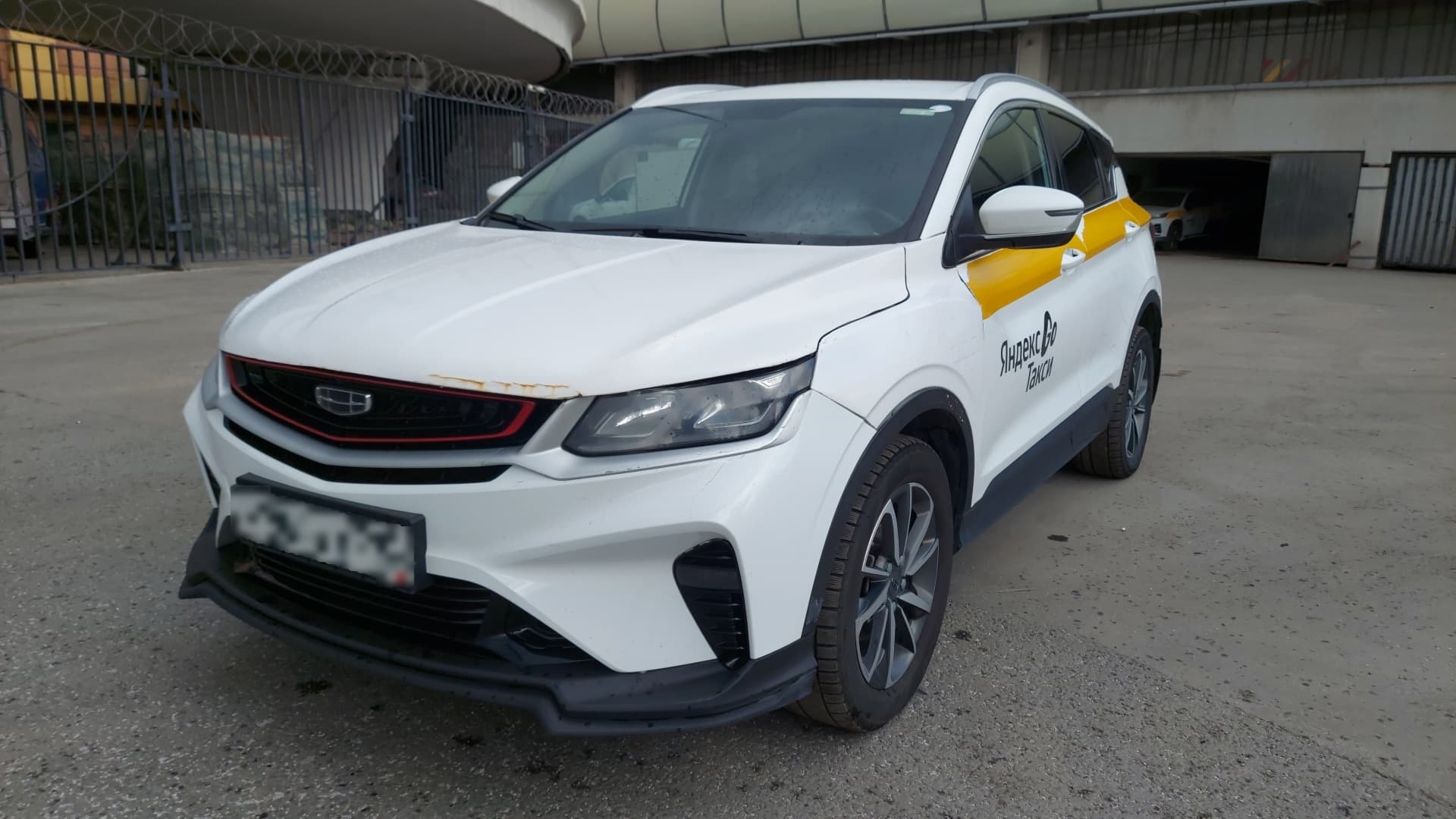 Geely Coolray - 1