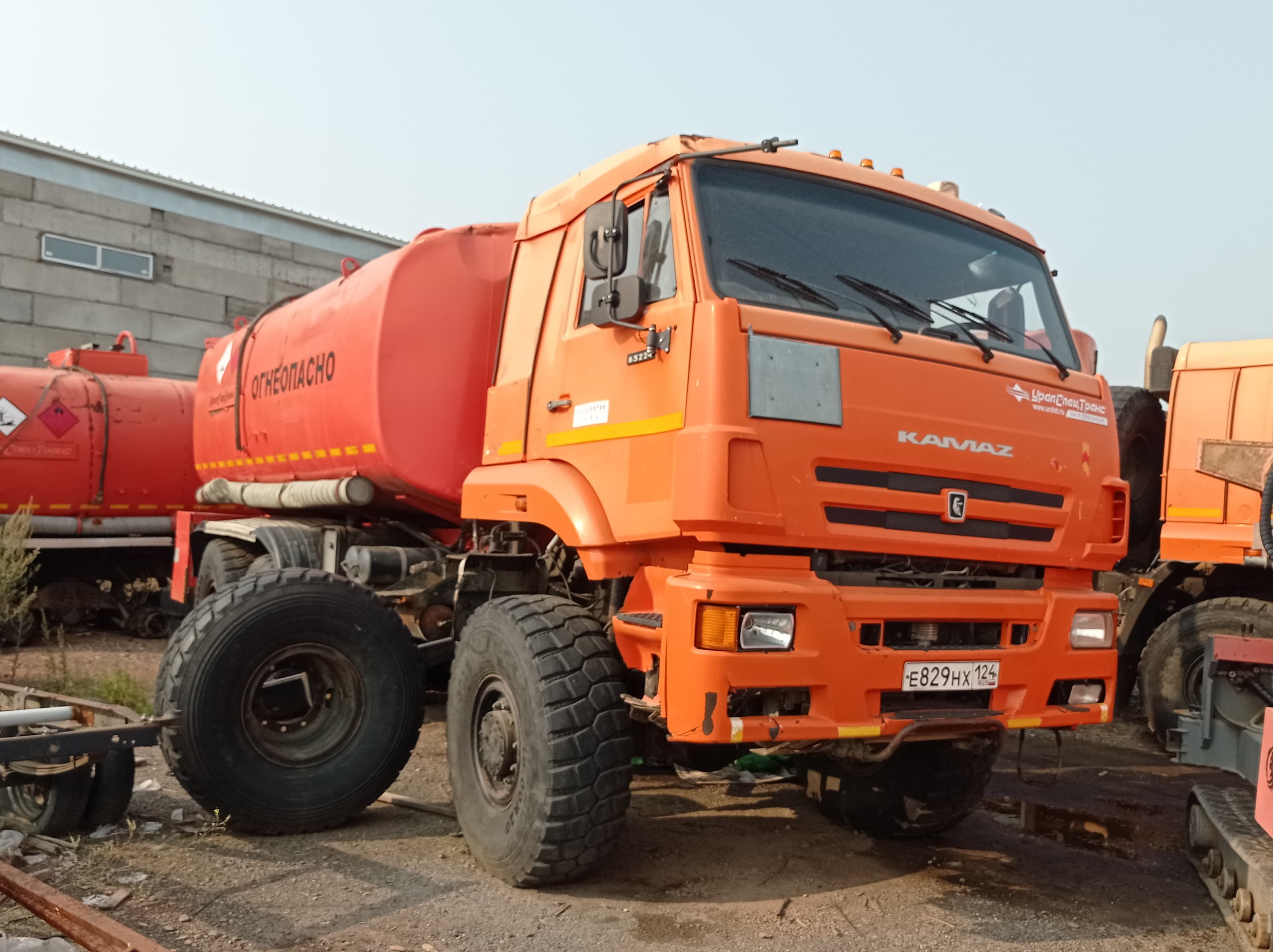 Камаз 65224 6X6 Автоцистерна нефтепромысловая - 2