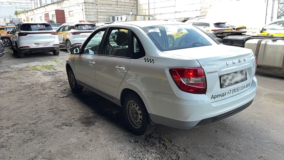 Lada Granta седан - 4