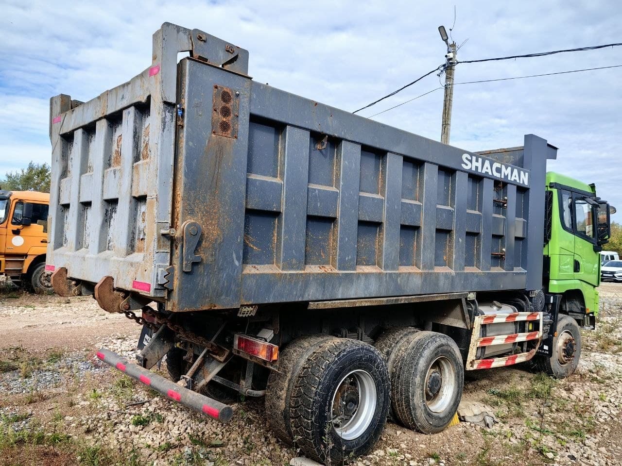 Shacman (Shaanxi) SX* 6x6 Самосвал - 3