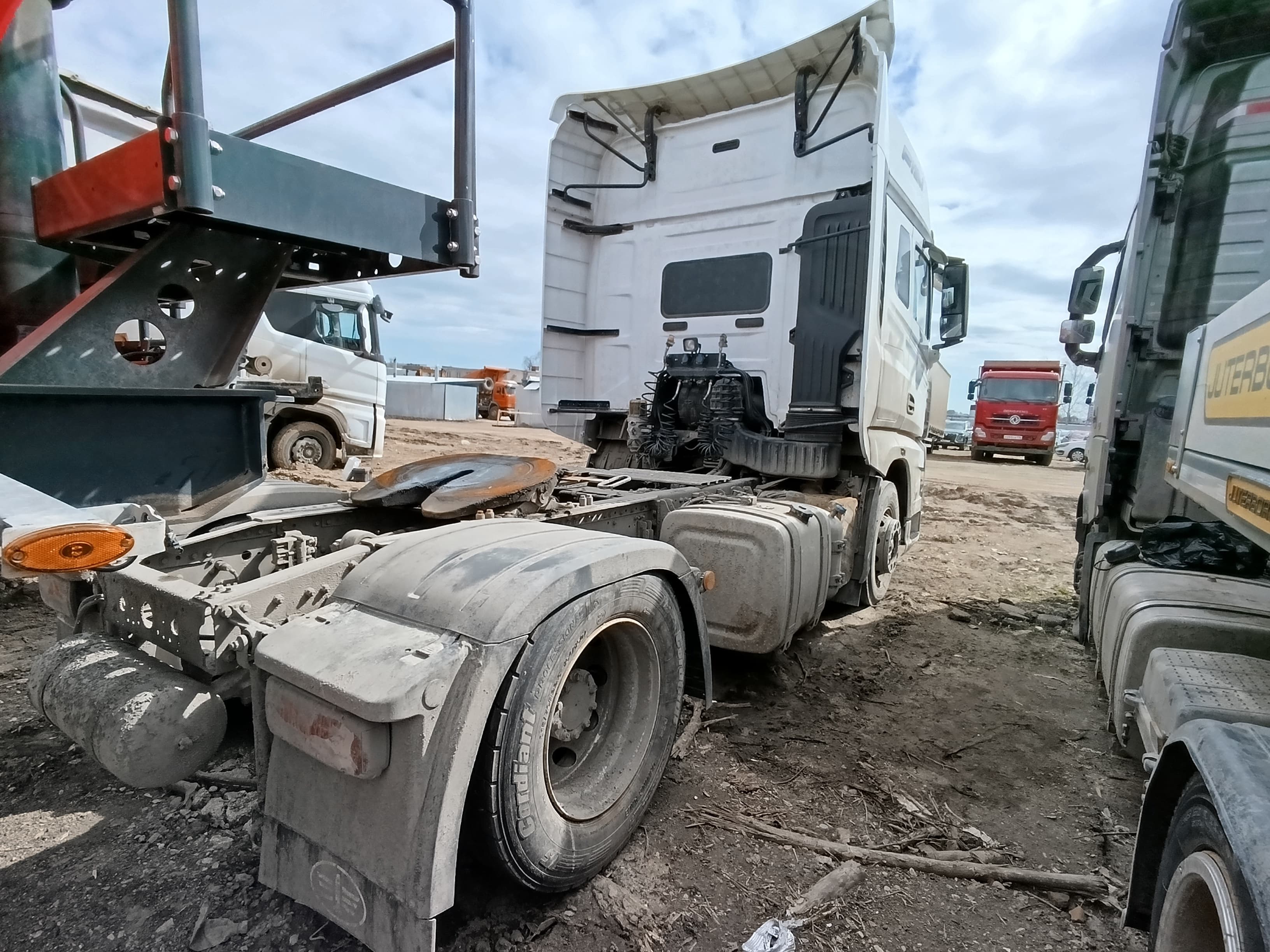 FAW J7 4x2 Седельный тягач - 3