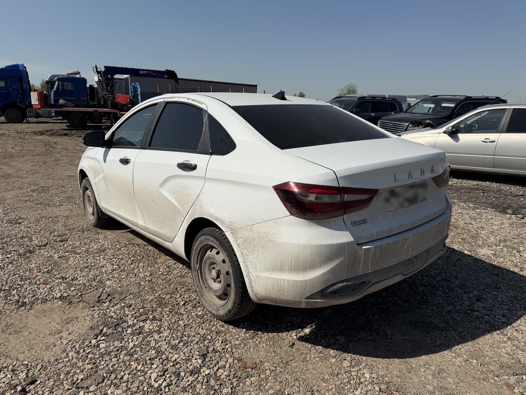 Lada Vesta седан - 4