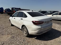 Lada Vesta седан - 4