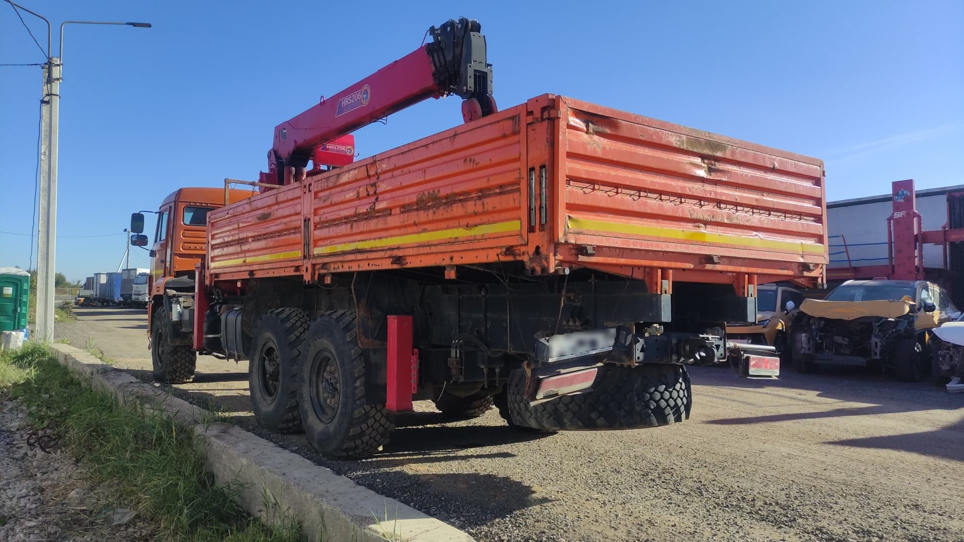 Кран Центр "Камаз" 659100 на шасси КамАЗ 43118 6x6 Бортовой с КМУ - 4