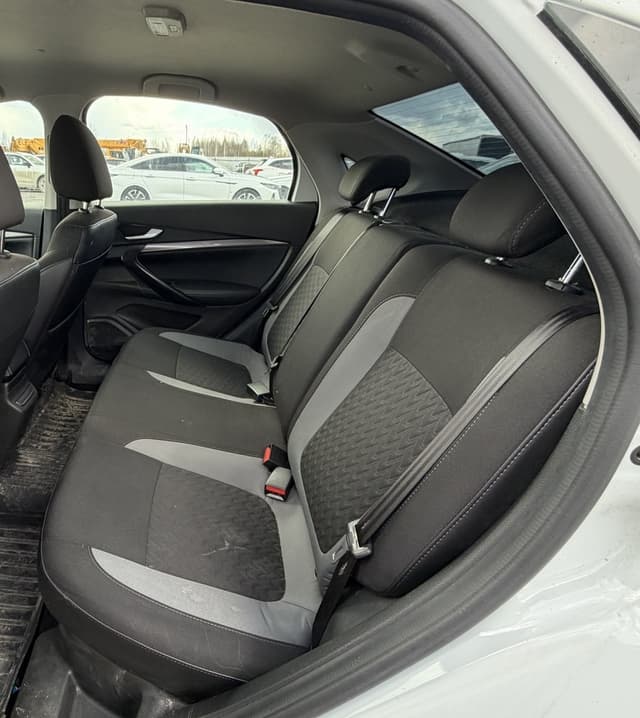 Lada Vesta седан - 8