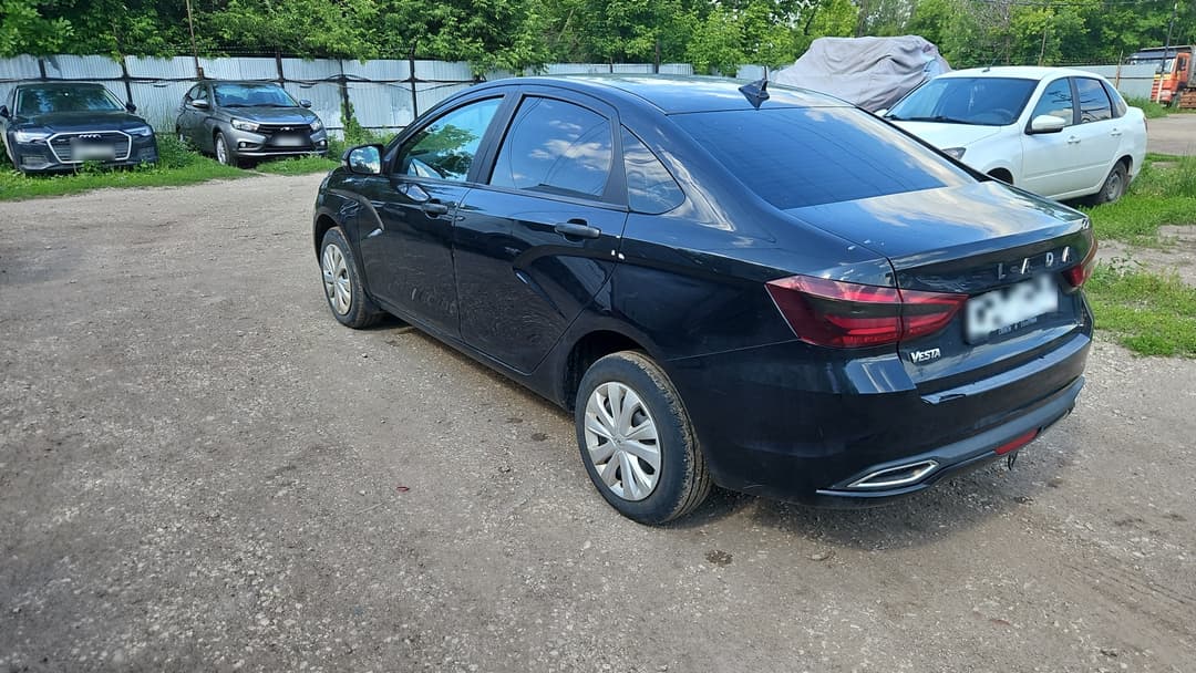 Lada Vesta седан - 4