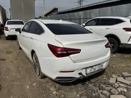 Hongqi H5 - 4