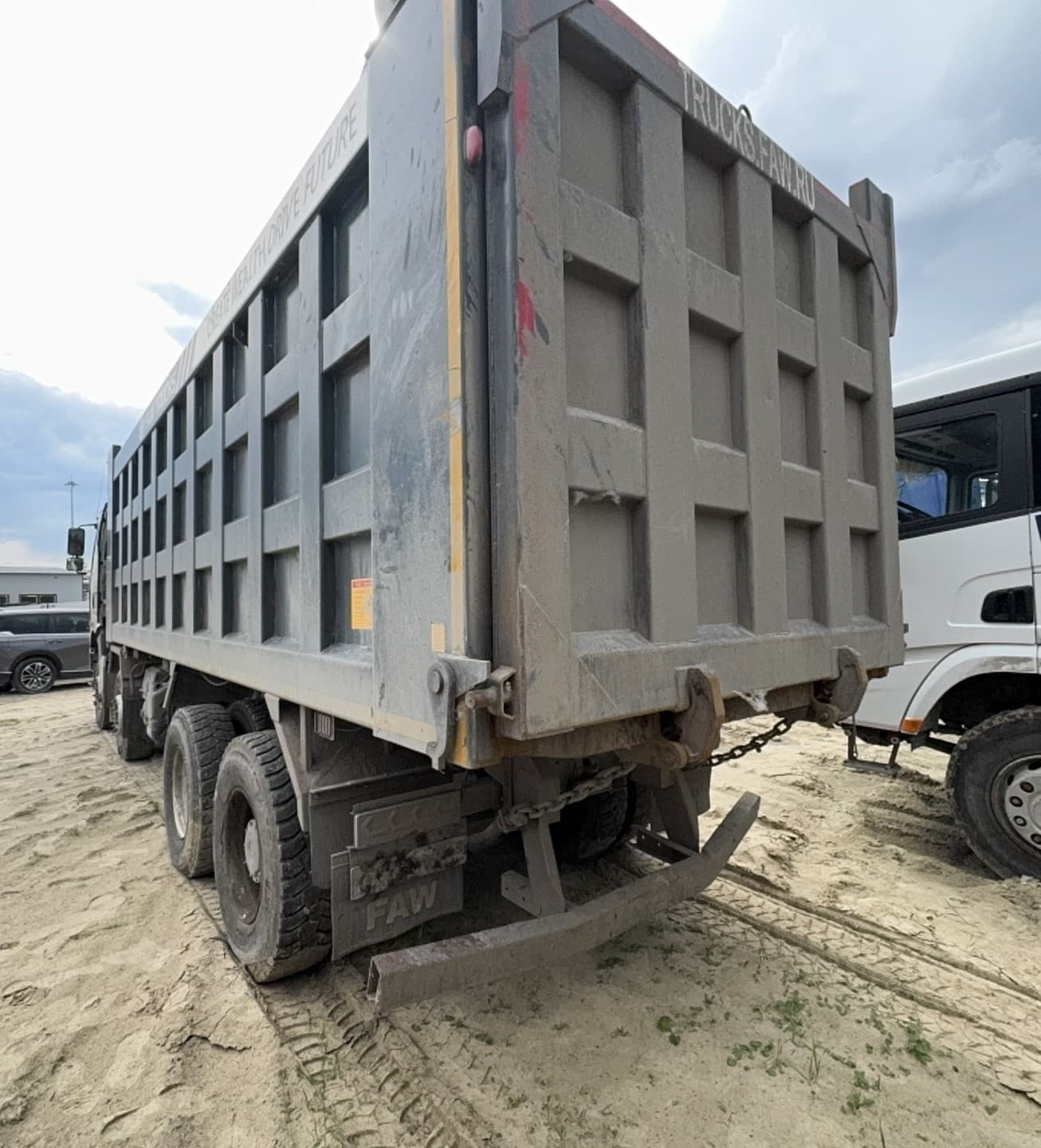 FAW J6 8x4 Самосвал - 4