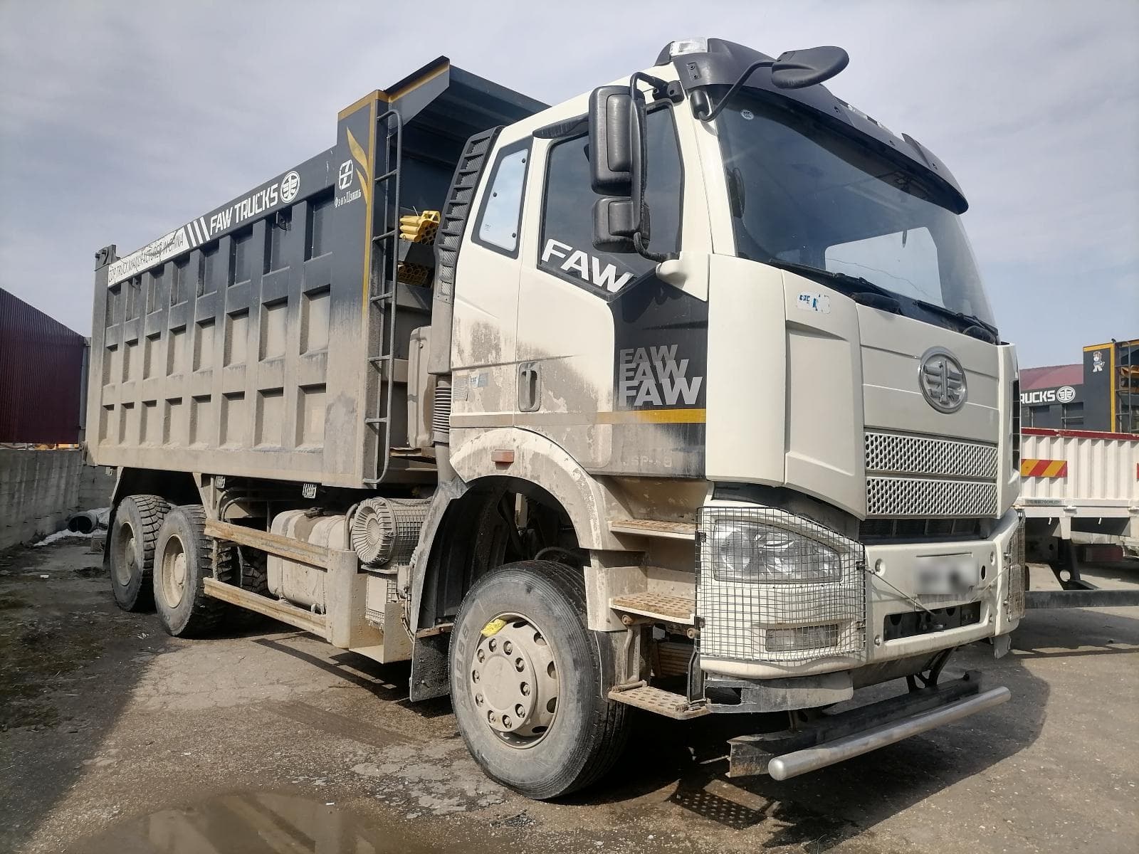 FAW J6* 6x4 Самосвал - 2