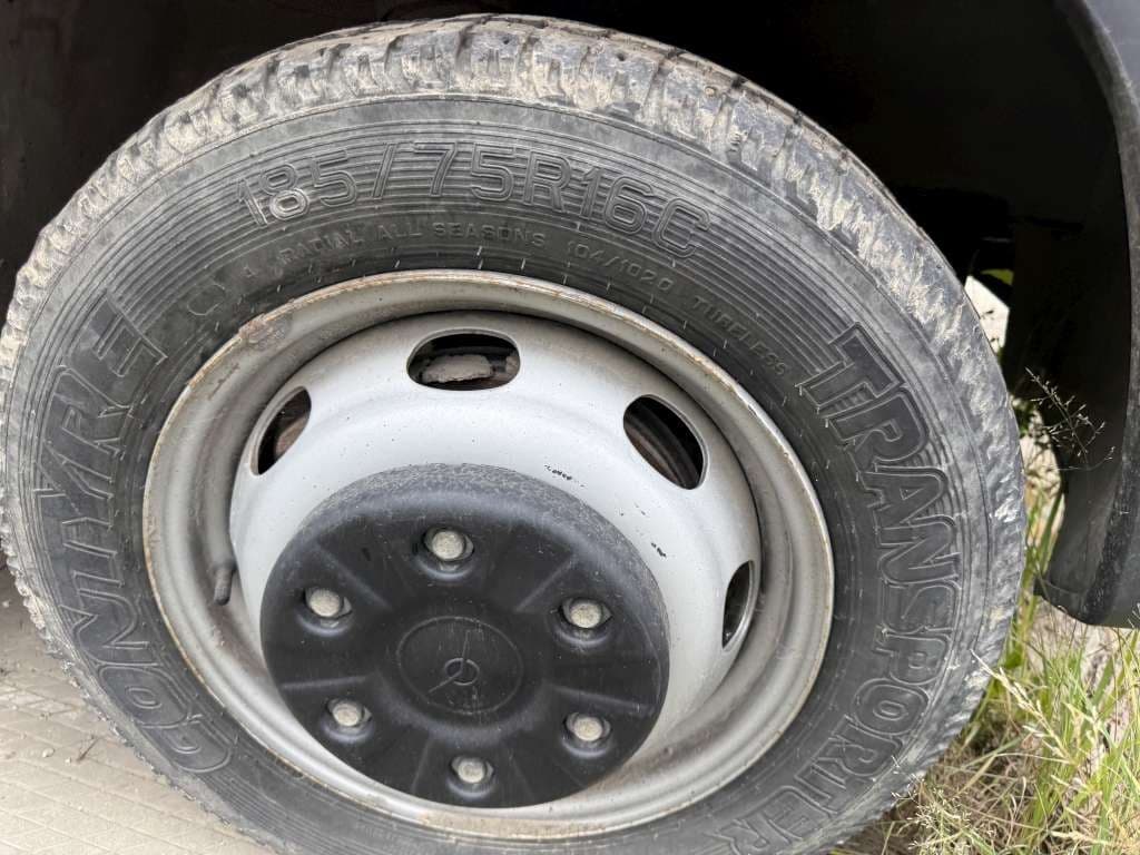 UAZ Profi - 10