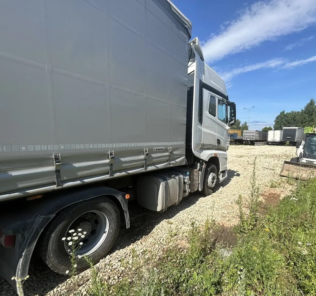 FAW J7 4x2 Седельный тягач - 3