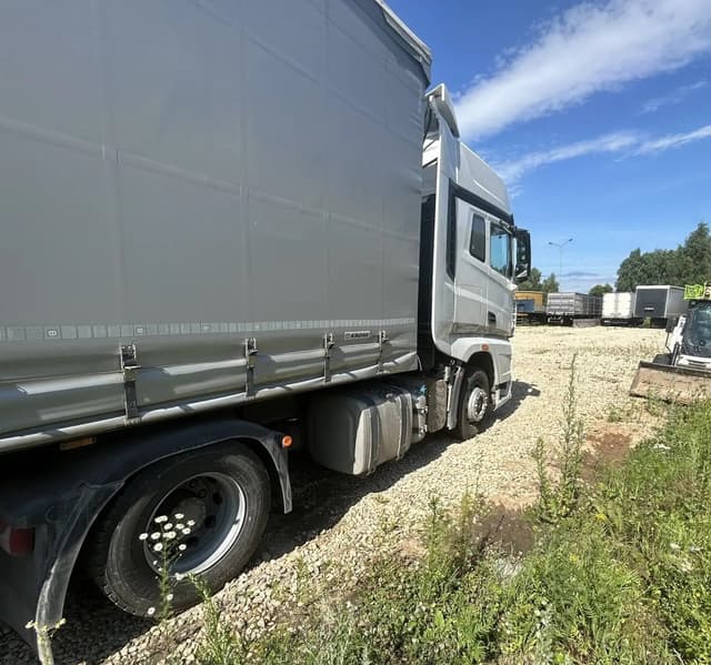 FAW J7 4x2 Седельный тягач - 3