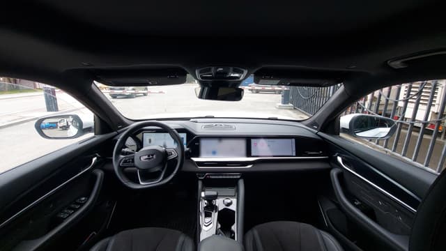 Geely Monjaro - 5