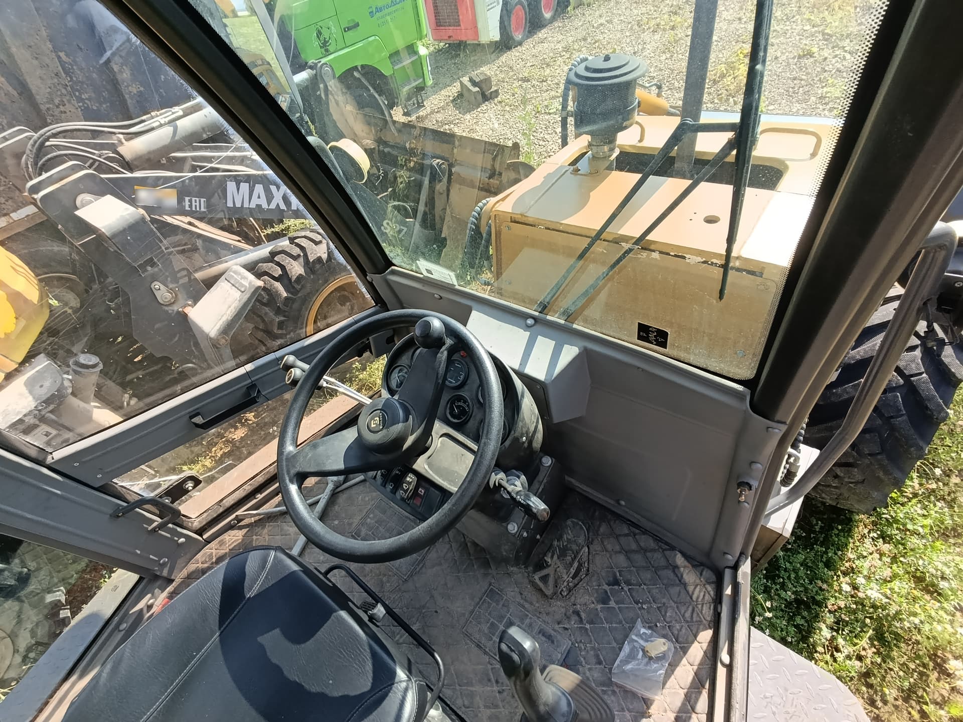 Builder BL30 Экскаватор-погрузчик - 7