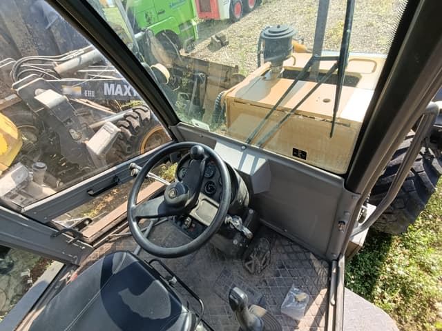 Builder BL30 Экскаватор-погрузчик - 7