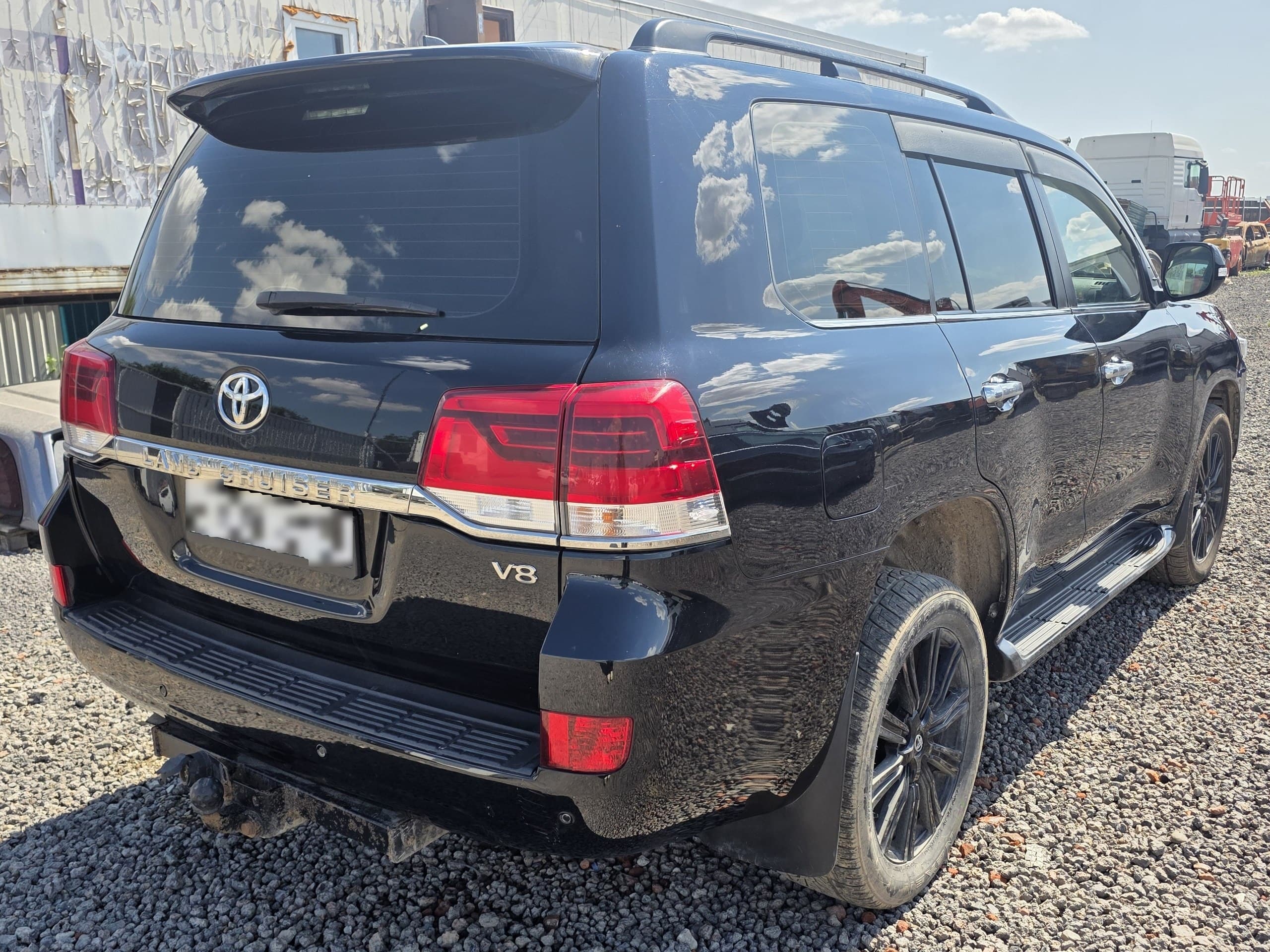 Toyota Land Cruiser 200 - 3